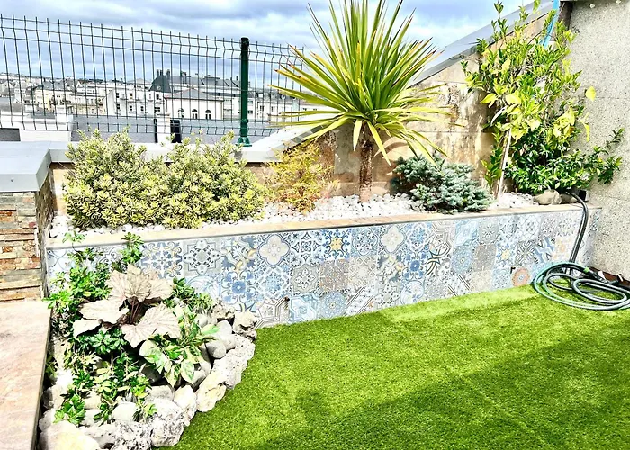 Lucus Skyline & Terrace