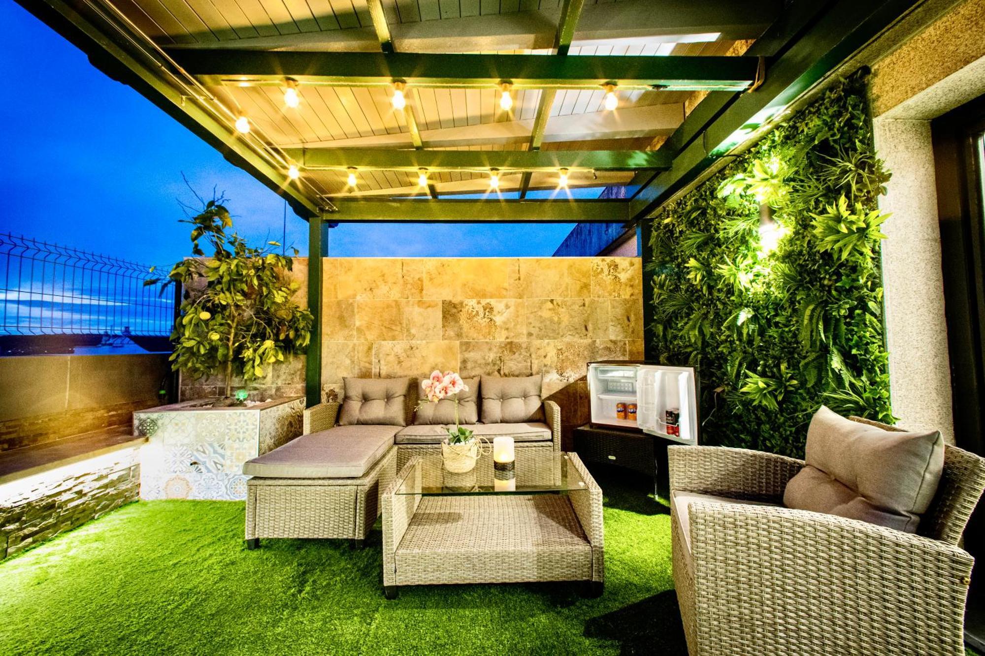 Lucus Skyline & Terrace