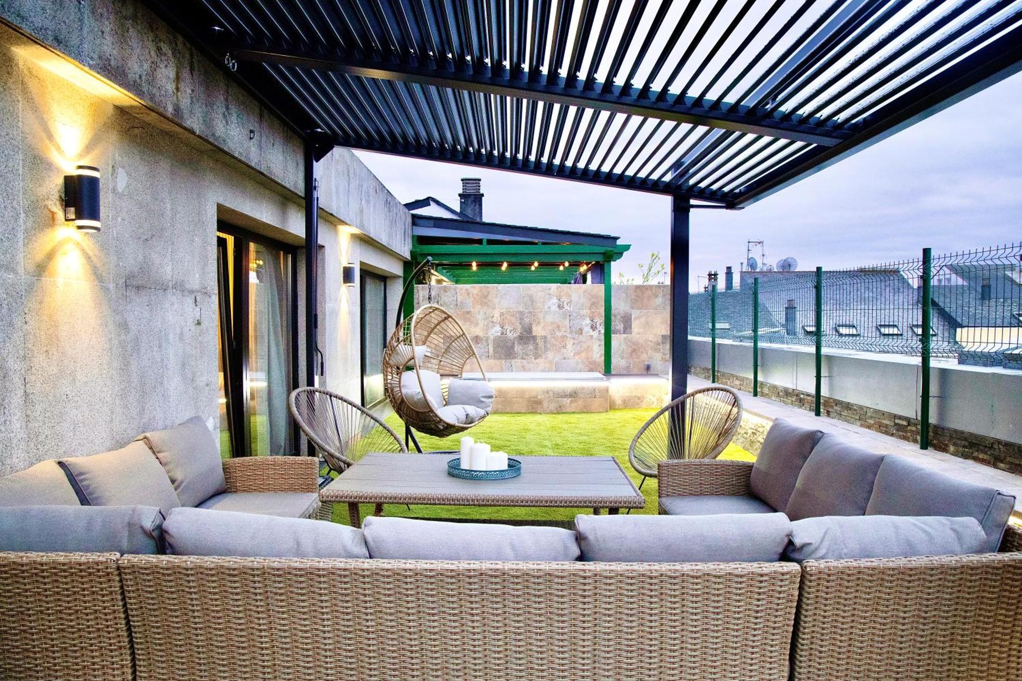 Lucus Skyline & Terrace Apartment *