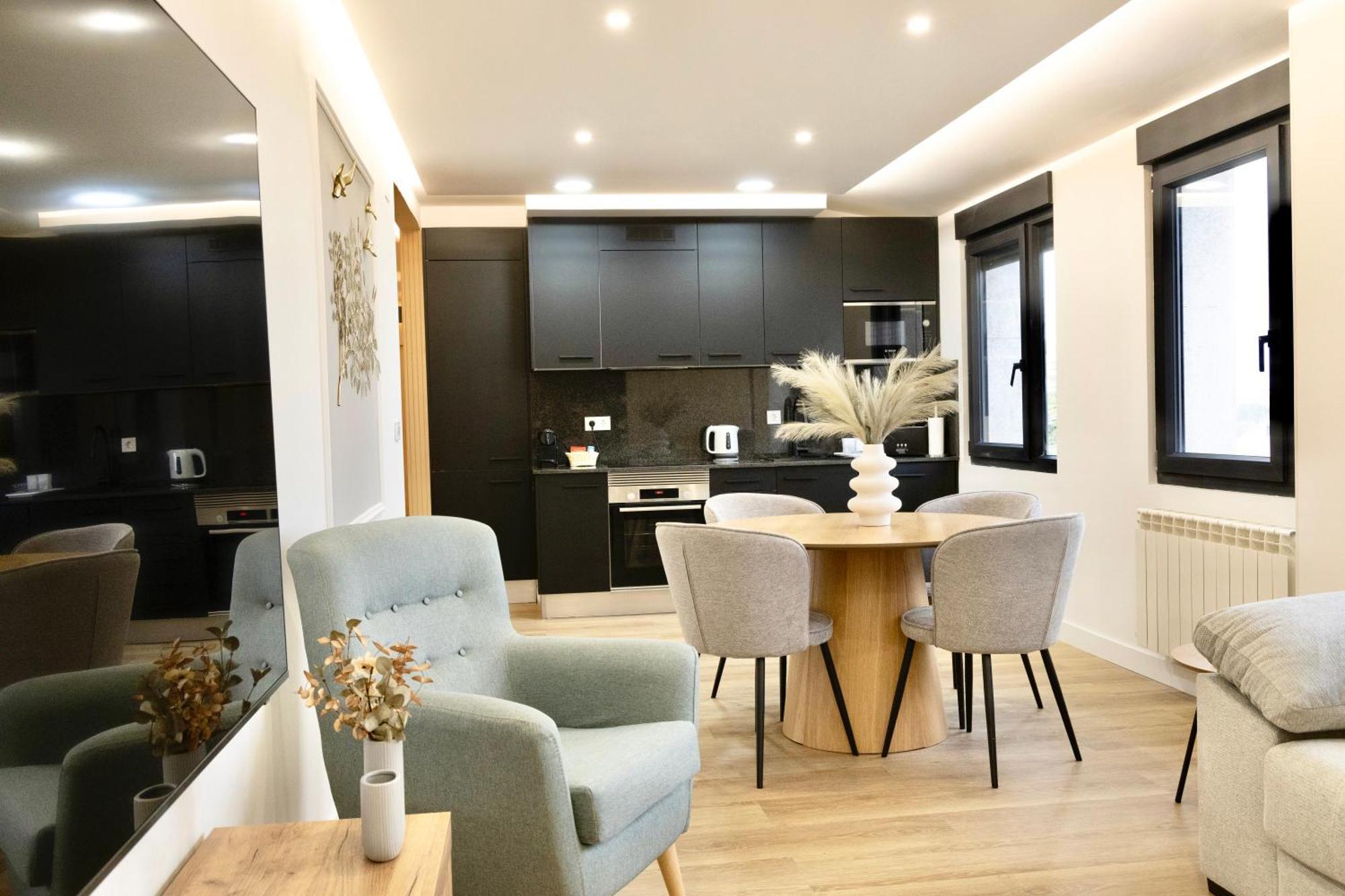 Lucus Skyline & Terrace *