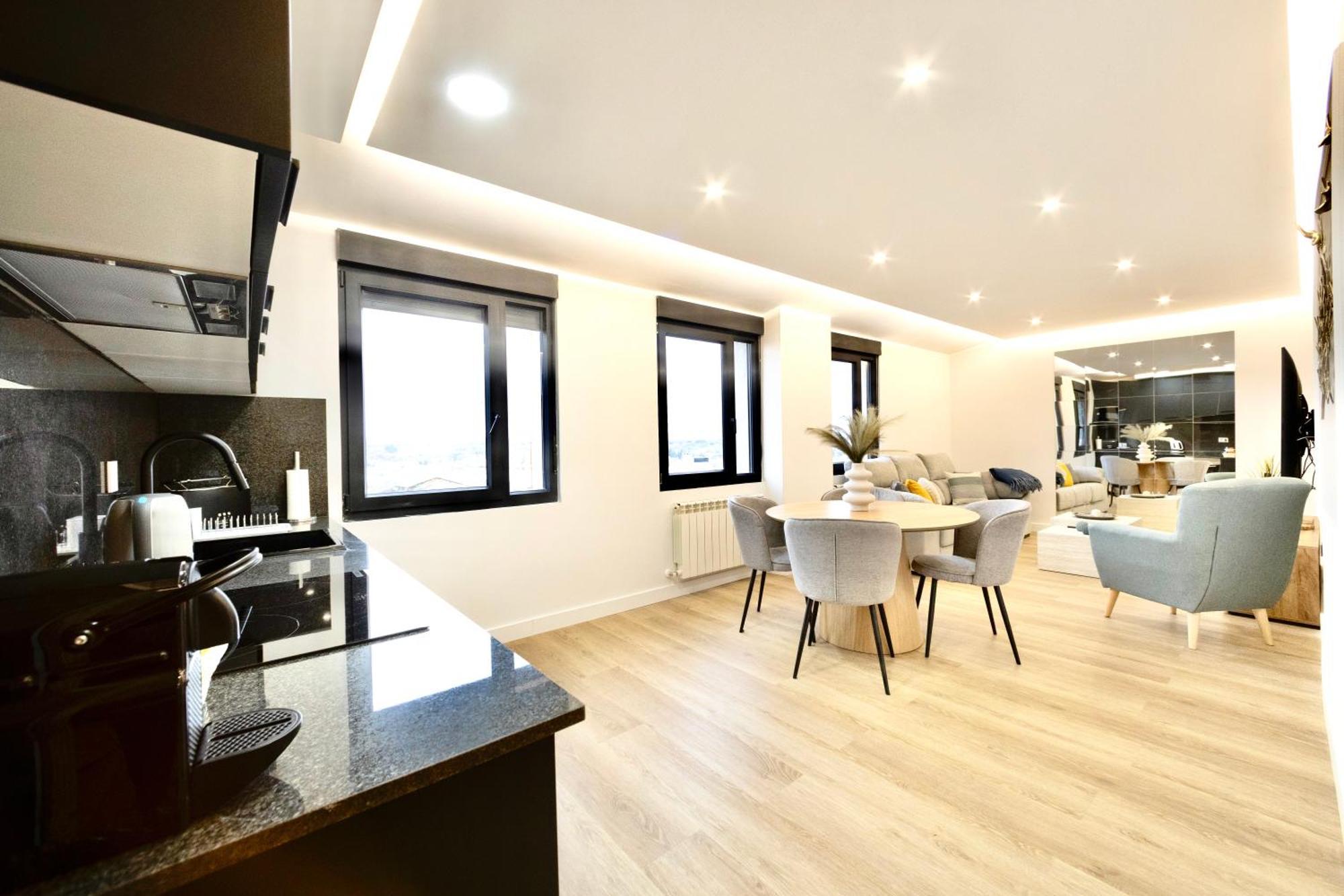 Lucus Skyline & Terrace *